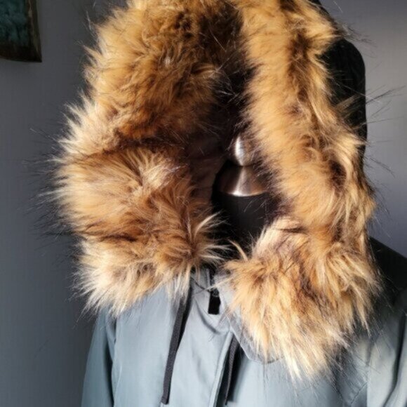 Ricki’s Faux Fur Winter Parka NWT Sz Lrg - Picture 13 of 13